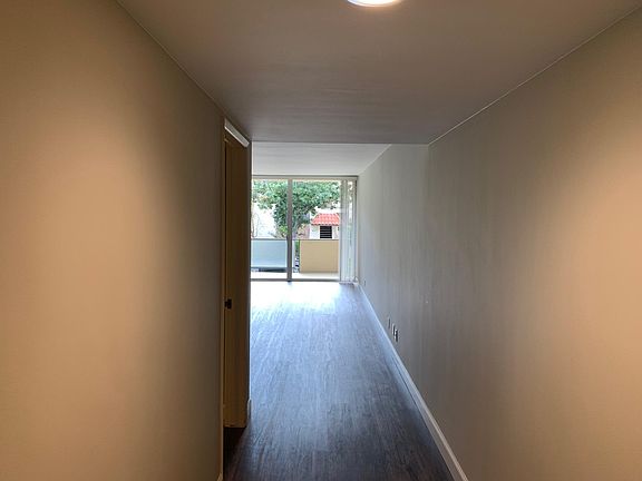 5th image of 420 N Louise St APT 8