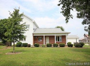 935 E 2200 North Rd, Edinburg, IL 62531