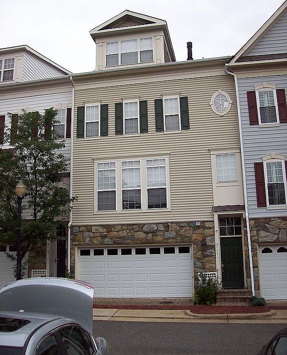 4 level town home in CAMERON