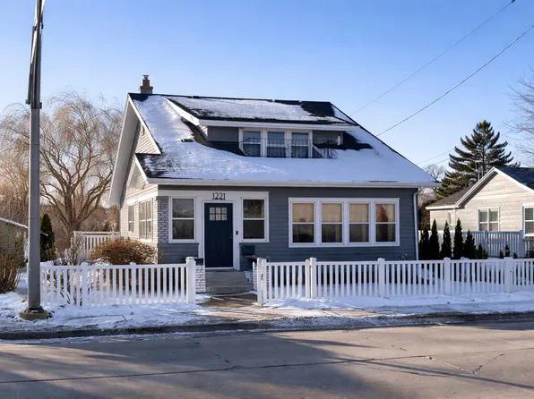1221 Oshkosh Ave, Oshkosh, WI 54902