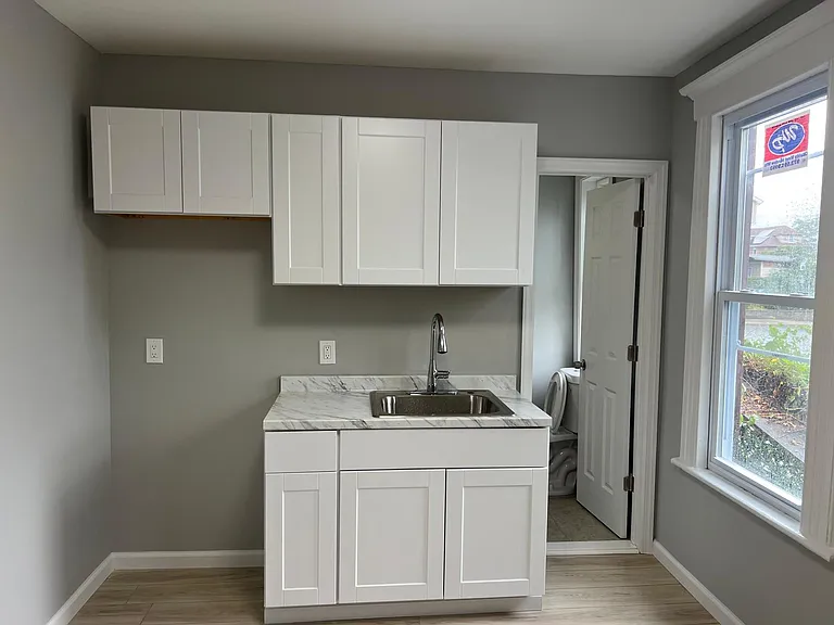 28 Sherman St #7 — Photo 8