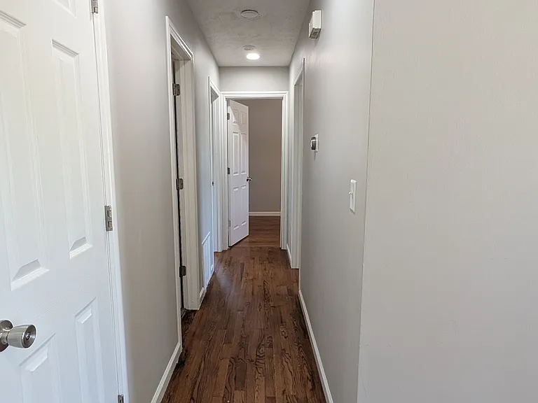 7305 S 33rd St — Photo 11