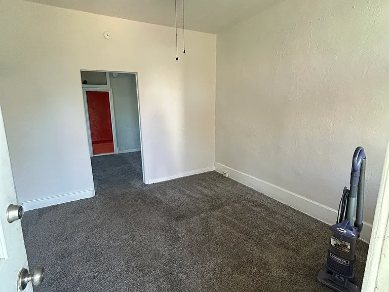 735 W 400 N #1 — Photo 3