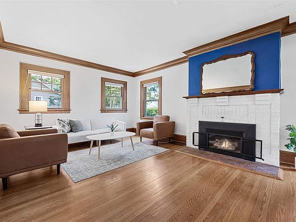 3rd image of 2003 Glenway Dr SE