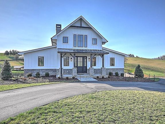 2nd image of 190 Farmhouse Village Trl