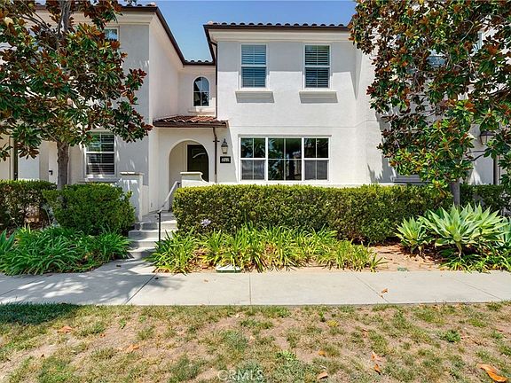 2nd image of 870 E Mountain Way