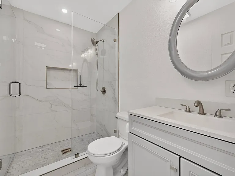 2307 Galway St — Photo 16