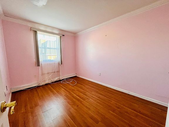 3rd image of 22 Cove Ln #9B