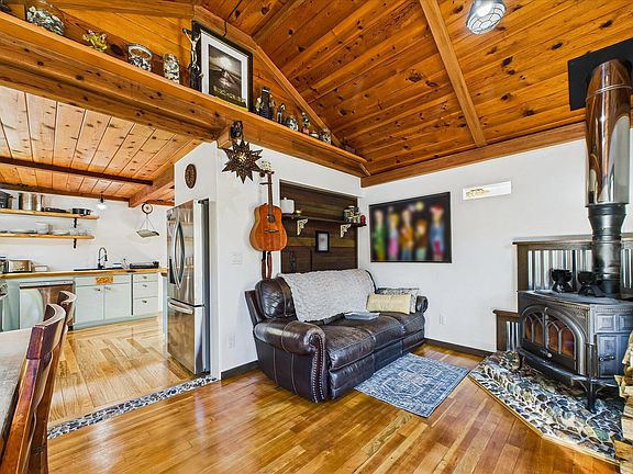 3rd image of 3765 Sawmill Rd