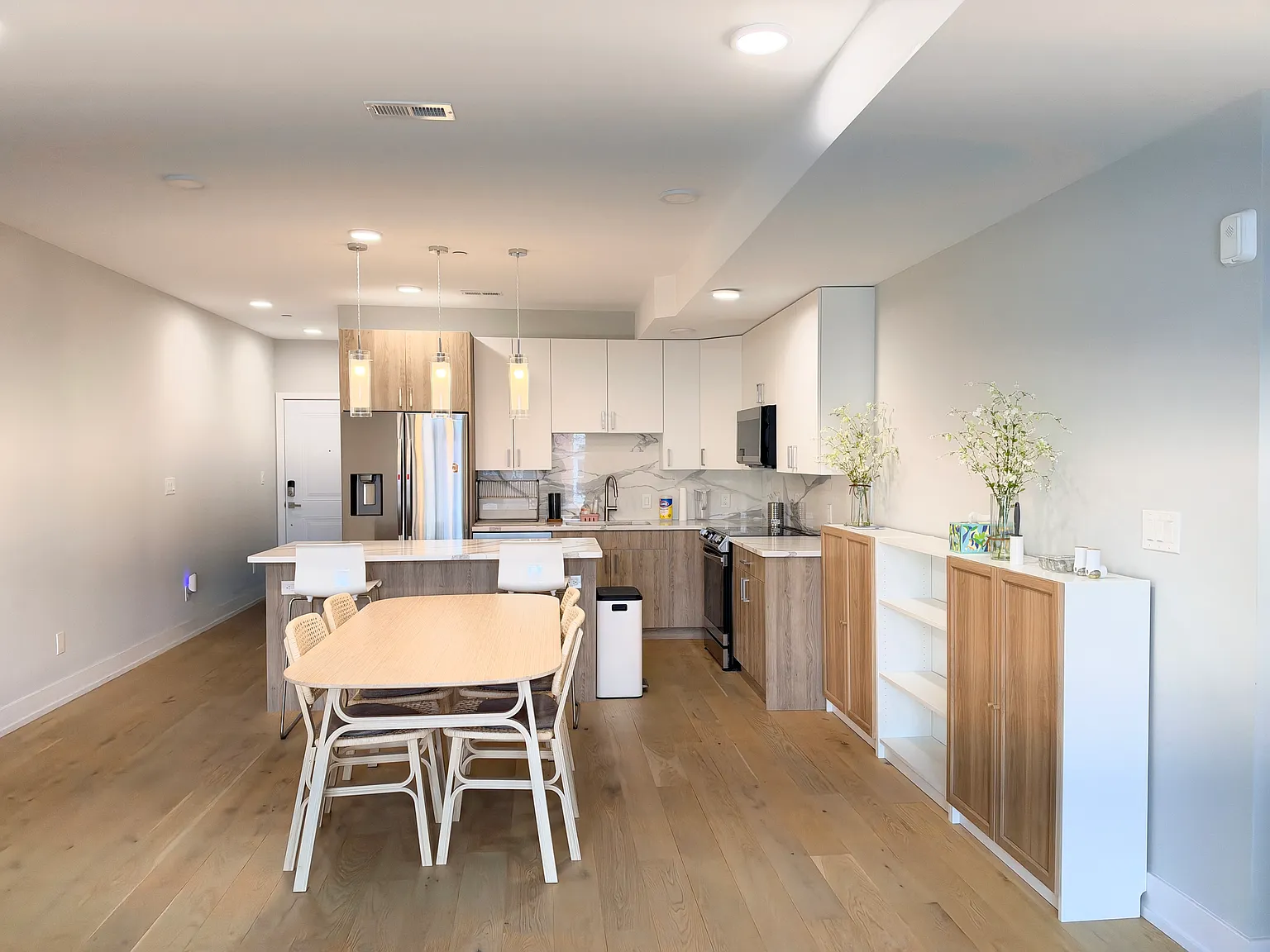 2 bed, 1239 sqft, $2,950 — Photo 3