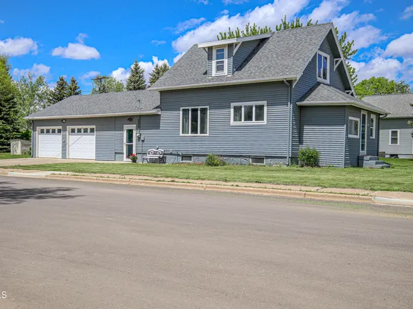 304 7th St N, New Salem, ND 58563