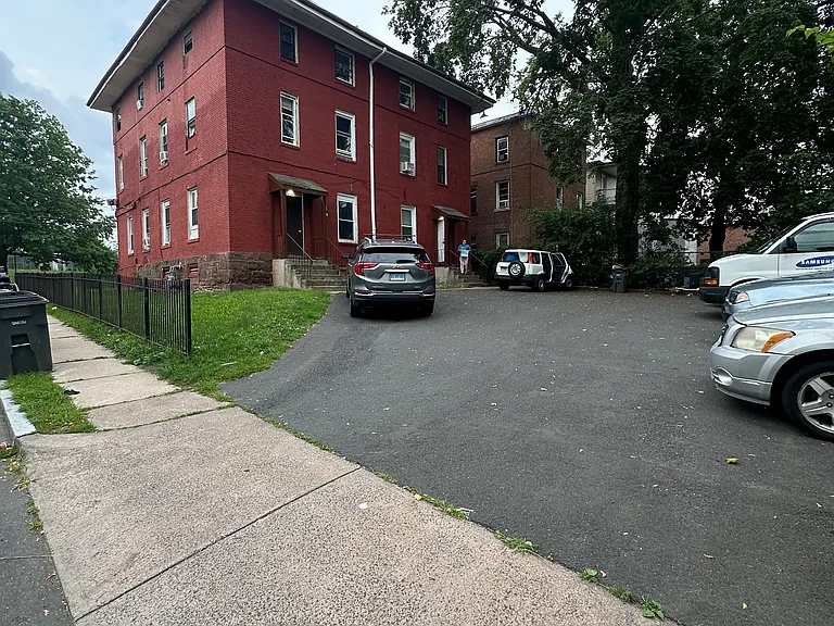 27 Williams St #3 — Photo 16
