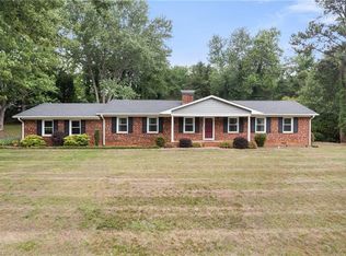 3845 Whitehaven Rd, Winston Salem, NC 27106