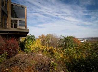 400 Villa St, Dubuque, IA 52003