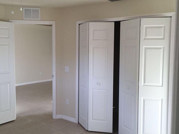 4th image of 1035 SE 11th Ter