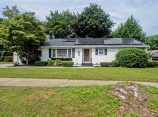 27 Longview Rd, Enfield, CT 06082