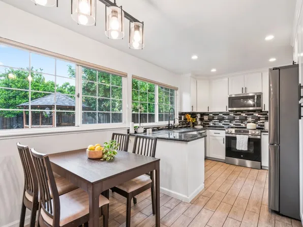 2456 Kenoga Dr, San Jose, CA 95121