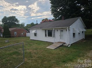1515 16th Ave NE, Hickory, NC 28601