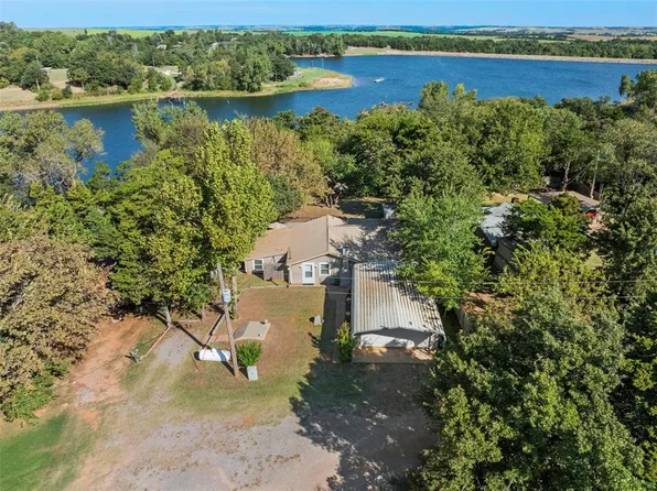 21324 E 10th St, Hinton, OK 73047