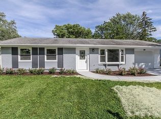 1017 Mercury Dr, Schaumburg, IL 60193