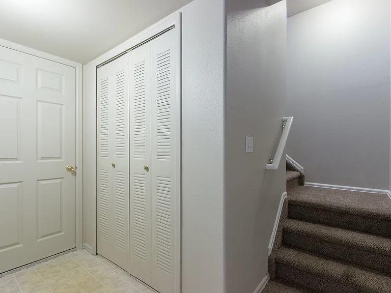 56 Vale Cir — Photo 24