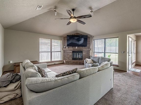 3rd image of 1108 Earl A Rodkey Dr