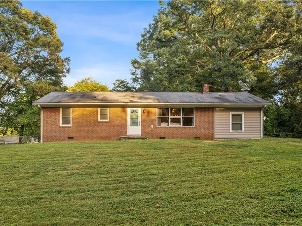 280 Chapel Dr, Lexington, NC 27295