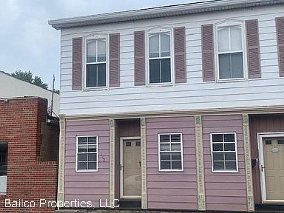 1st image of 122 E Main St