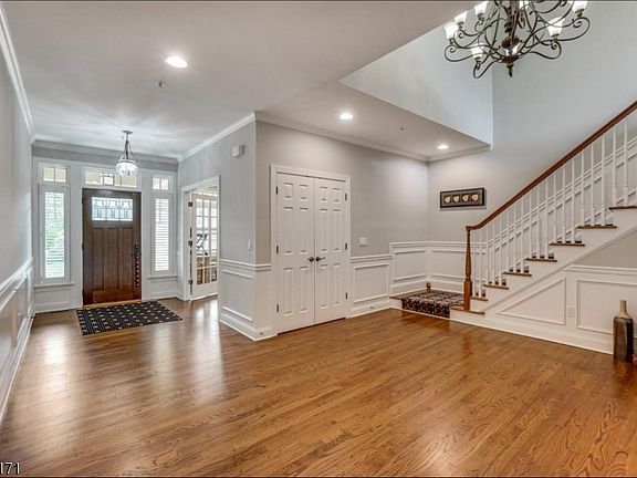 3rd image of 20 Northridge Dr