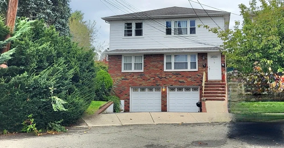 3 bed, $3,300 — Photo 1