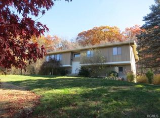 2 Mallard Cir, Pomona, NY 10970