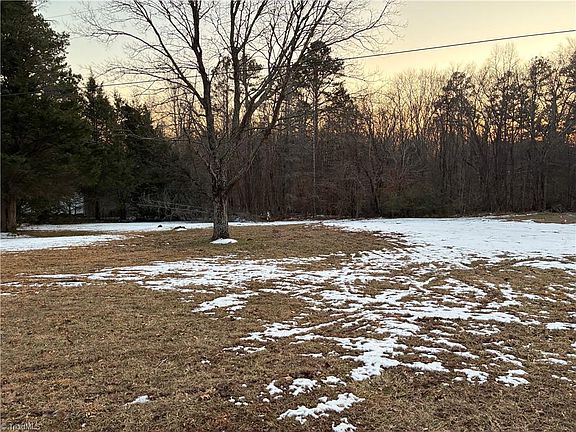 3rd image of 8265 Shallowford Rd