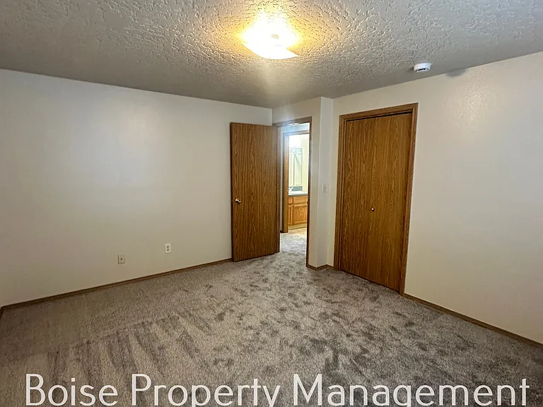 124 Delaware Ave — Photo 11