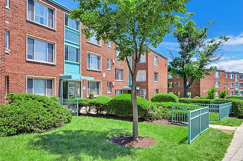 Langley Gardens Photo 1
