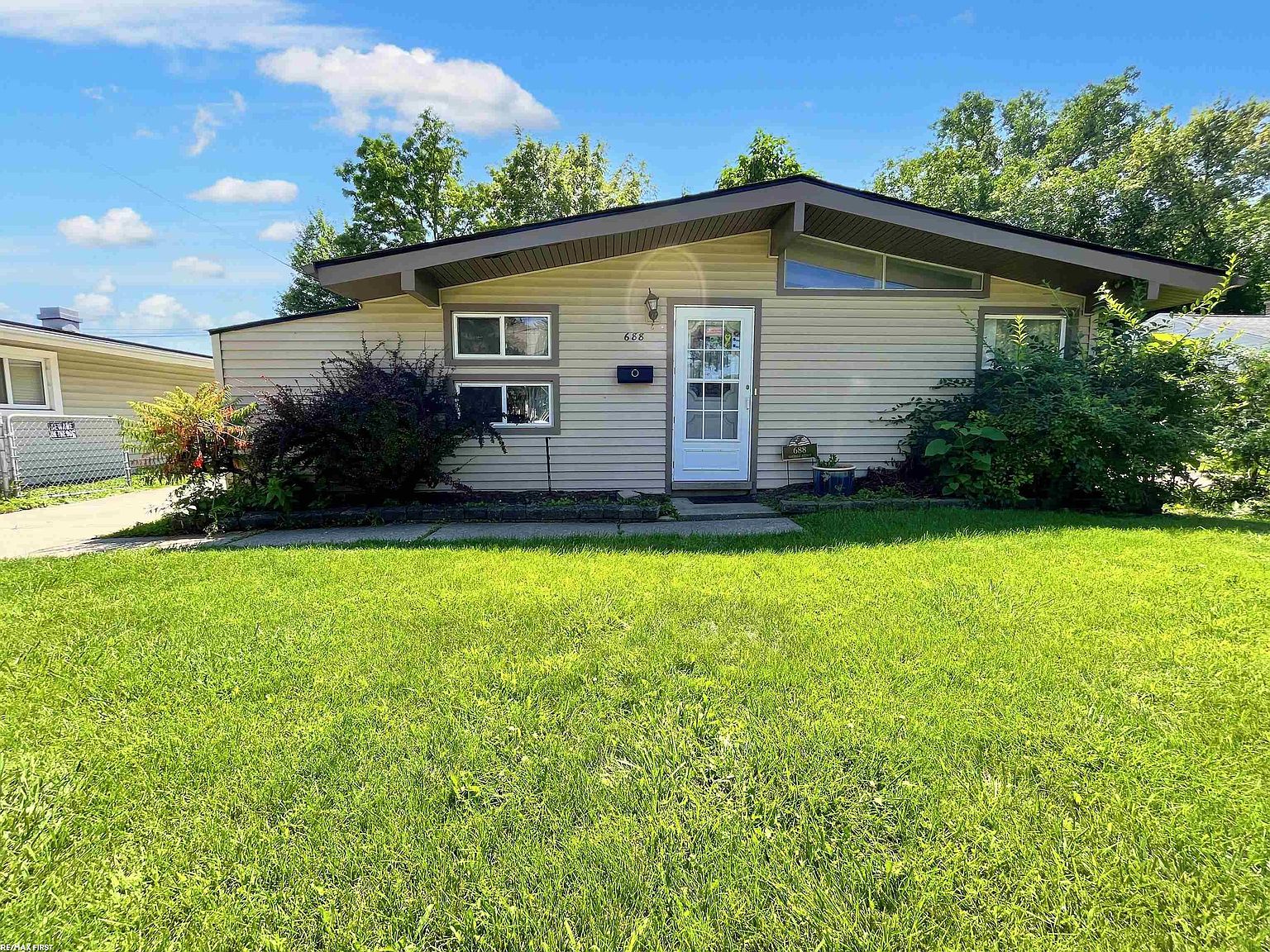 688 Goodale Ave, Clawson, MI 48017 Zillow