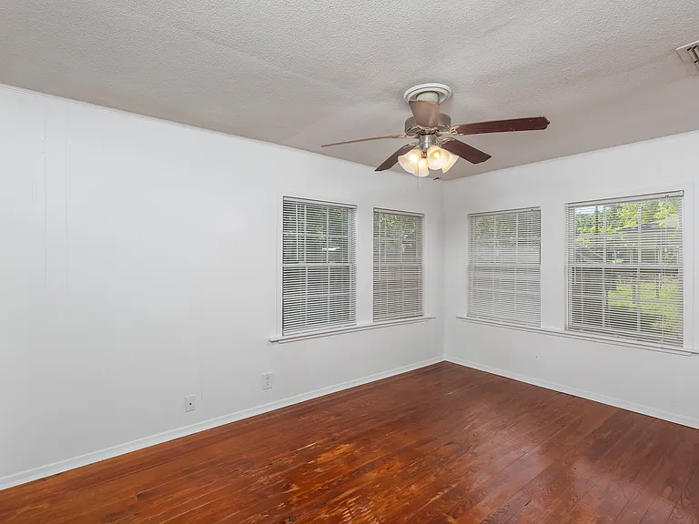 408 Bryan St — Photo 18