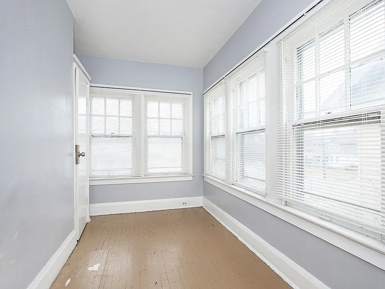 2827 Avondale Ave — Photo 14