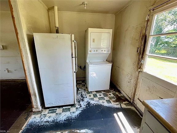 5th image of 7305 Orcutt Ave