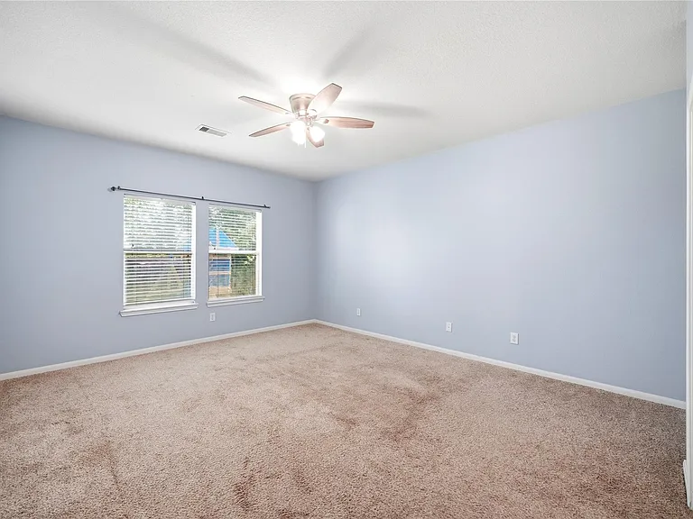 1707 N Highlands Xing — Photo 23
