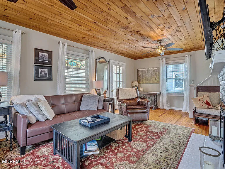 111 Beacon Blvd — Photo 11