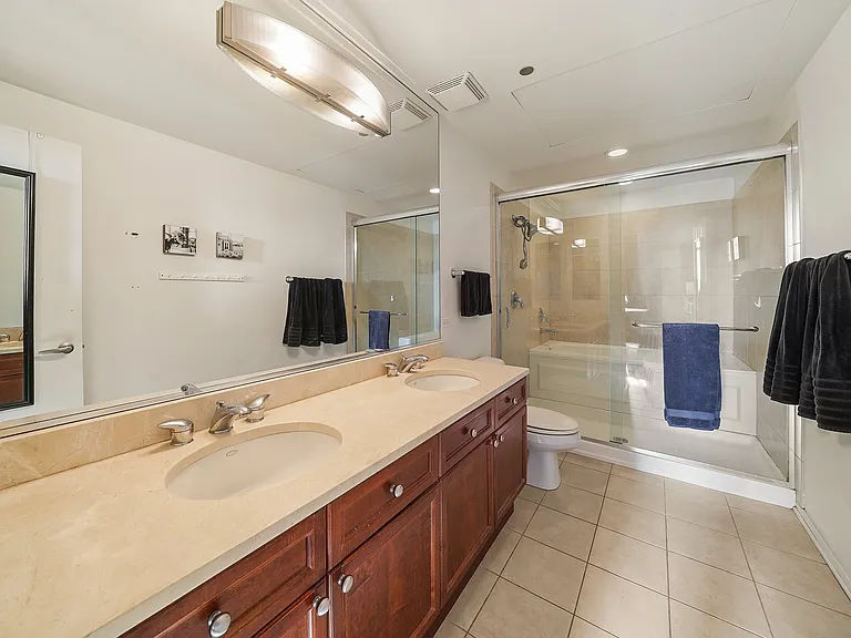 900 N Kingsbury St #800 — Photo 13