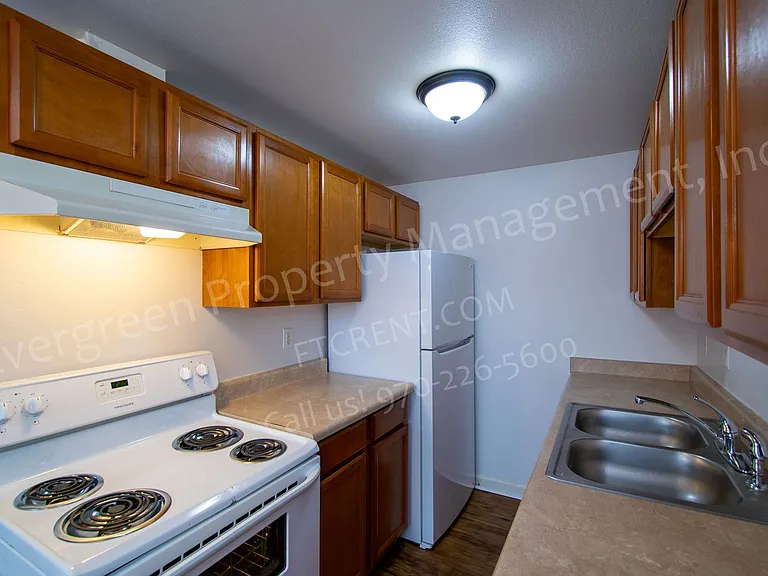 208 S Jefferson Ave — Photo 7