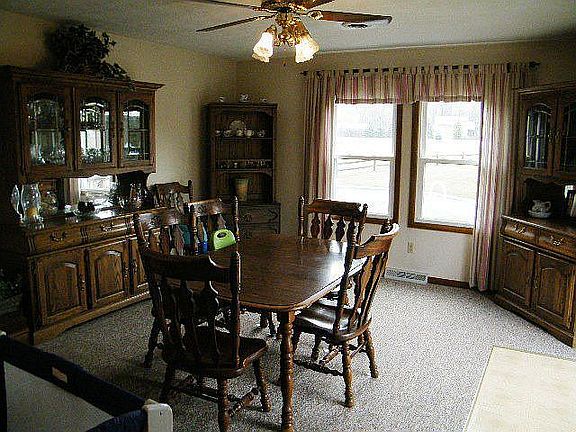 3rd image of 7333 Country Ln