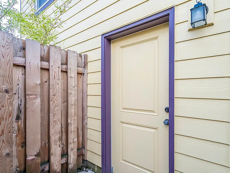 6145 SE Woodstock Blvd #B — Photo 2