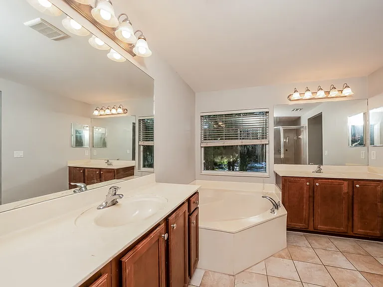 7617 Jewelwood Dr — Photo 9