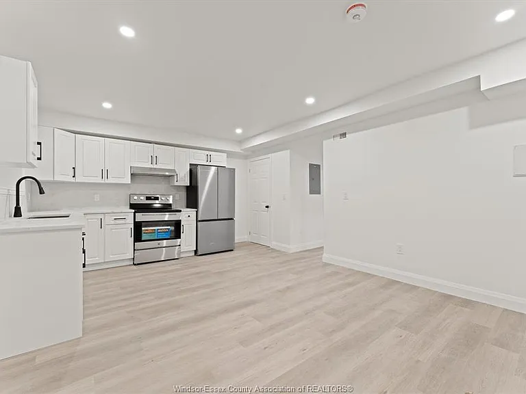 702 Pierre Ave #2 — Photo 4