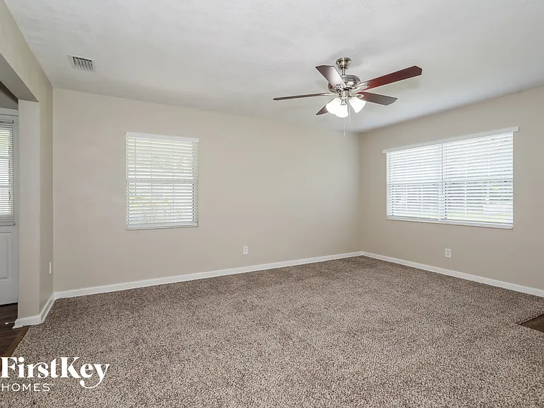 3044 Yanlee Ln — Photo 4