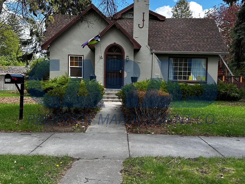 706 S 4th St