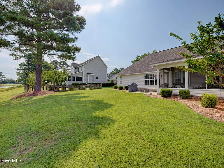 1511 Edgefield Ct — Photo 17