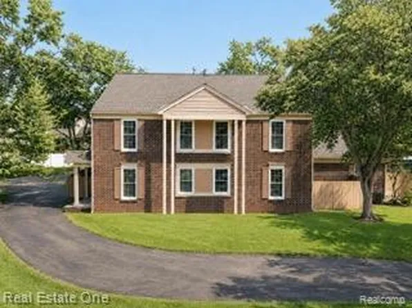 256 1st St, Rochester, MI 48307
